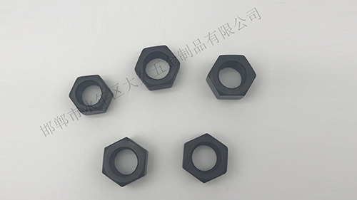 在大久五金看來，六角螺母是將機械設備緊密連接起來的重要零件